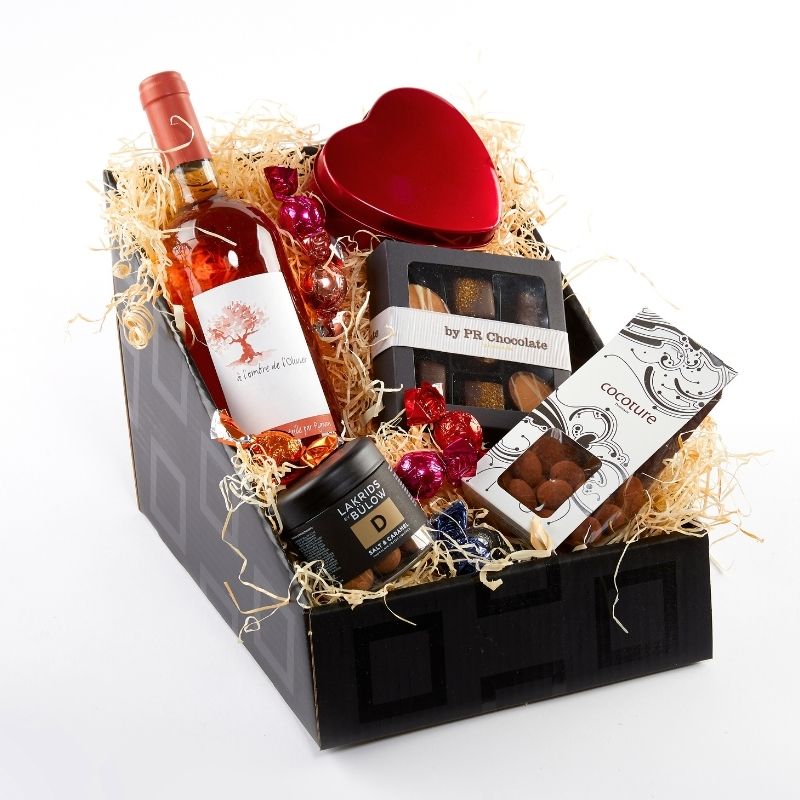 Gavekasse med vin og chokolade