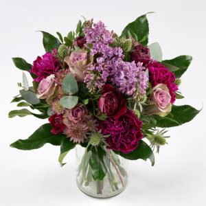 Lav og tæt forårsbuket