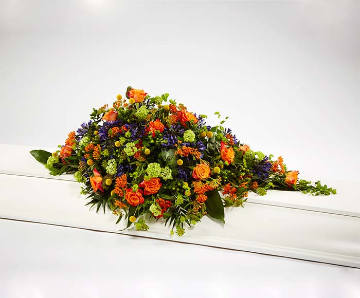 Kistepynt - frisk og fyldig - Blomster til begravelse