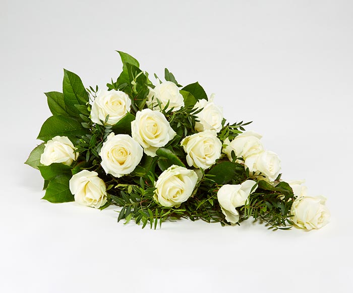Bårebuket af hvide roser - Blomster til begravelse