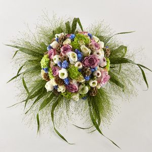 Brudebuket af forårsblomster