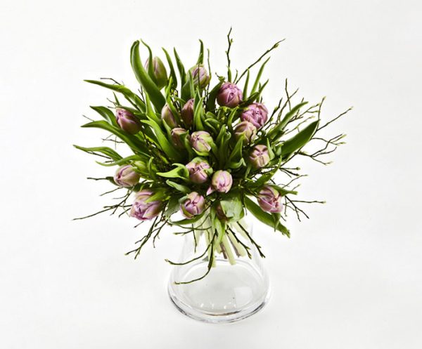 Frisk buket lyslilla tulipaner