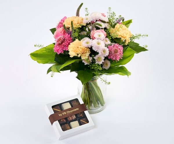 Skøn Mors dag buket og chokolade