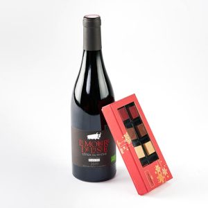 Julegave med rødvin og chokolade