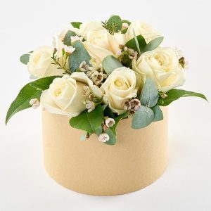 Blomsteræske med roser, floristens valg