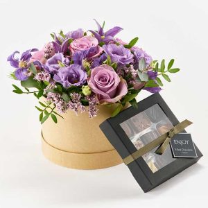 Nydelig blomsteræske med chokolade