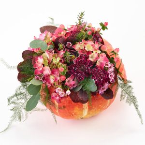 Hyggeligt græskar med blomster