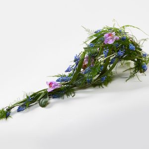 Brudesmykke med orkidé og perlehyacint detaljer