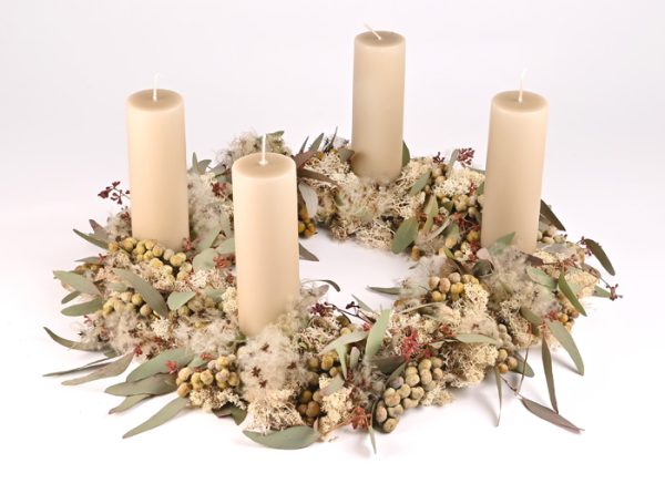 Natur adventskrans med bloklys