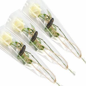 3 elegante hvide roser, gavepakket
