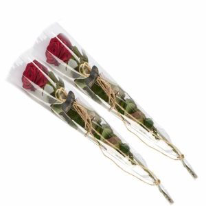 2 elegante røde roser, gavepakket