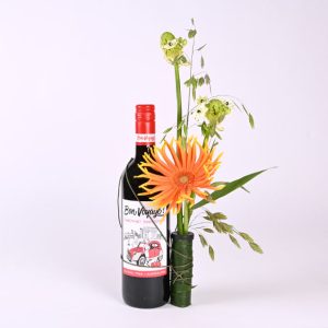 Alkoholfri rødvin med unik blomsterpynt