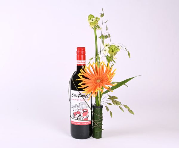 Alkoholfri rødvin med unik blomsterpynt
