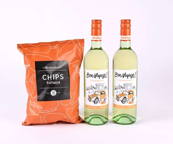 Alkoholfri vine med snacks