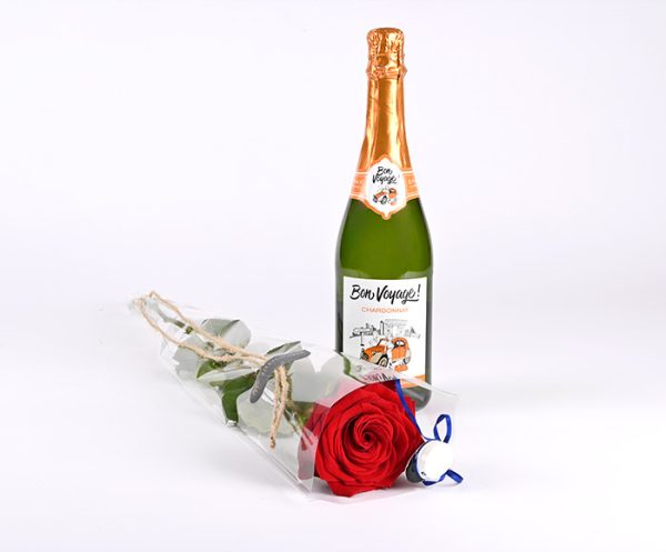 Alkoholfrie bobler med rose og blå studenterhue
