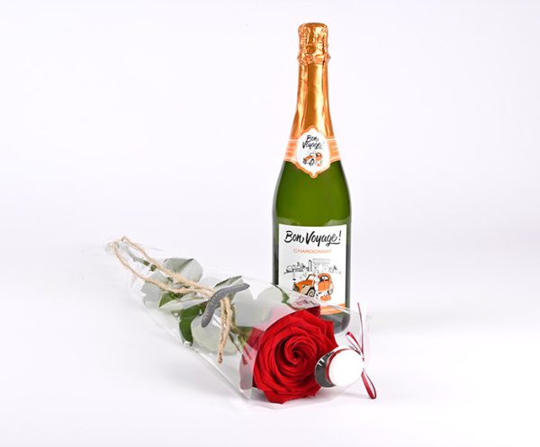 Alkoholfrie bobler med rose og rød studenterhue