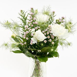 Lys og romantisk buket