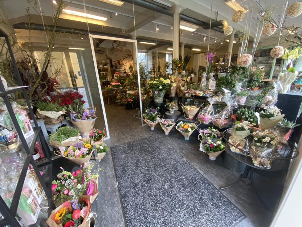 Butiksfacaden hos Acacia Blomster i Frederikssund.