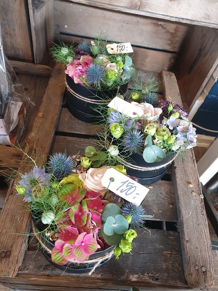 Blomsterdekorationer til salg