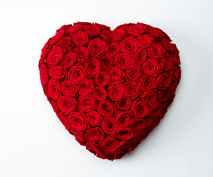 Hjerte med røde roser